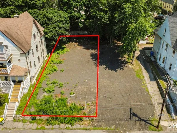 22 Ridgewood Street, Waterbury, CT 06710