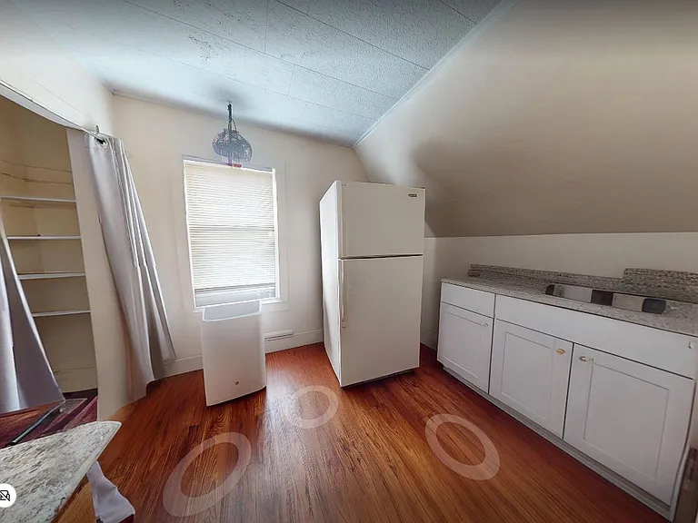 27 Howe St #5 — Photo 3