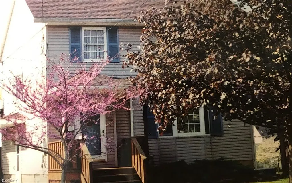 104 Mitchell St photo 1