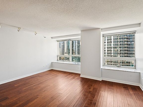 4th image of 512 N McClurg Ct APT 1509
