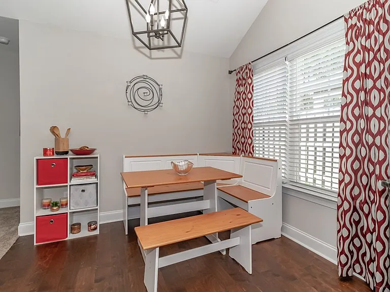2112 Kinsale Ave — Photo 22