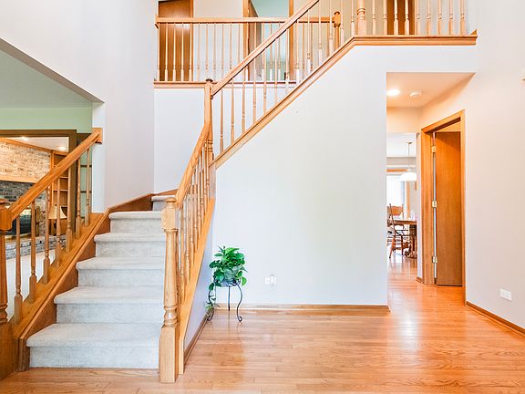 2nd image of 549 Farmhill Cir