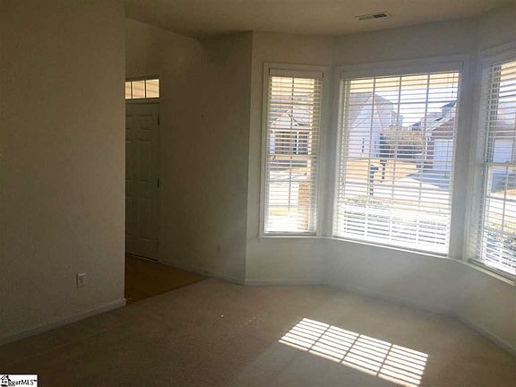 3rd image of 419 Melbourne Ln