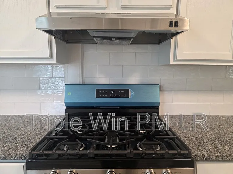 400 W 34th St — Photo 14