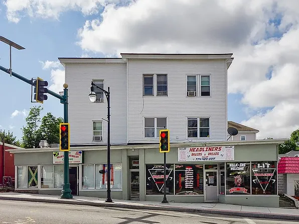 312 Grafton St APT 3L, Worcester, MA 01604