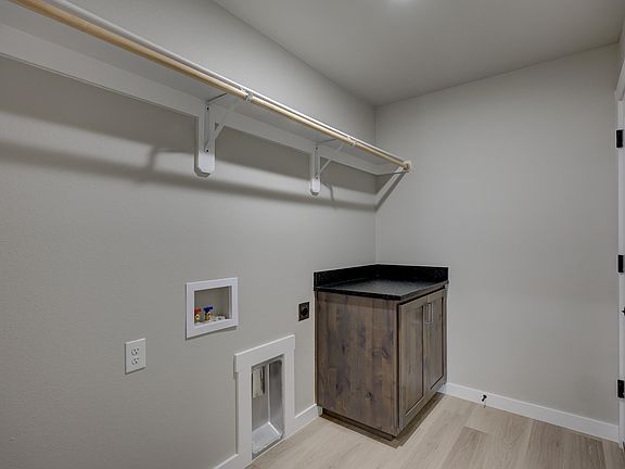 4th image of 2520 Quincy St #2520
