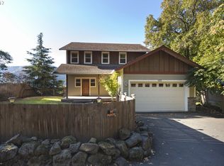 103 Lois Ln, Bingen, WA 98605