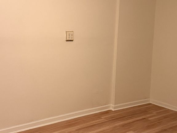 2nd image of 105 Decatur St