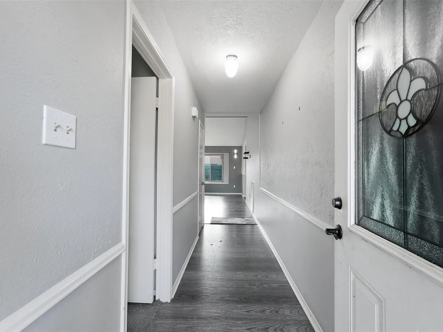 3 bed, 2.0 bath, 1424 sqft, $1,850 — Photo 4