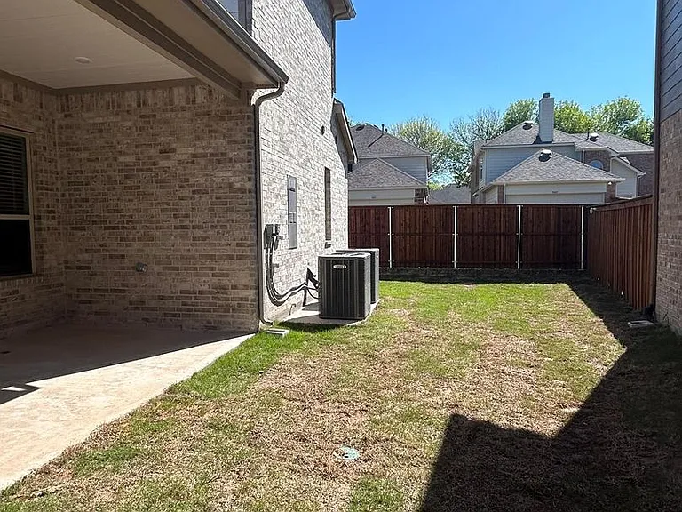 9008 Guadalupe St — Photo 13