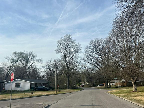 4th image of 10426 Monarch Dr