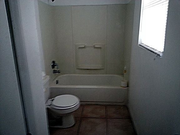 Main bedroom bathroom