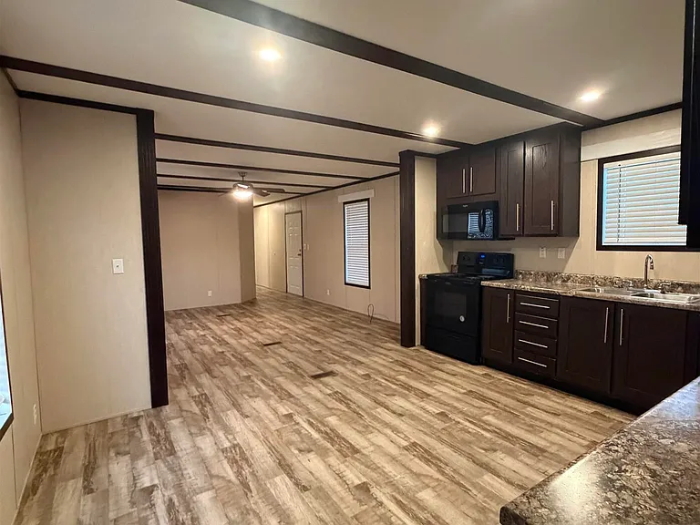 14401 Courtney Rd #39 — Photo 2