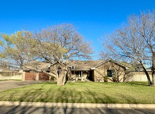 312 Mesa Cir, Plainview, TX 79072