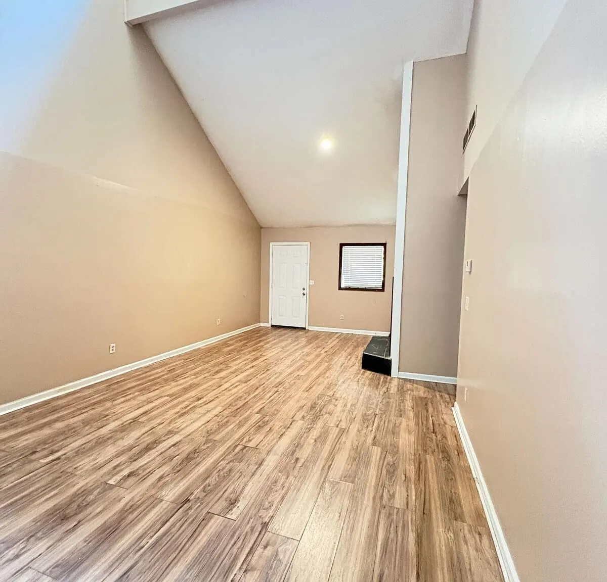 2 bed, 2.0 bath, 1161 sqft, $1,550 — Photo 4