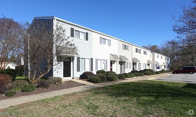2nd image of 154 Jenness Ln APT B