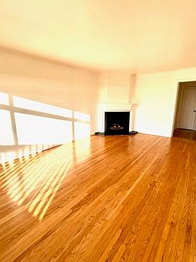 4th image of 4648 Ulloa St
