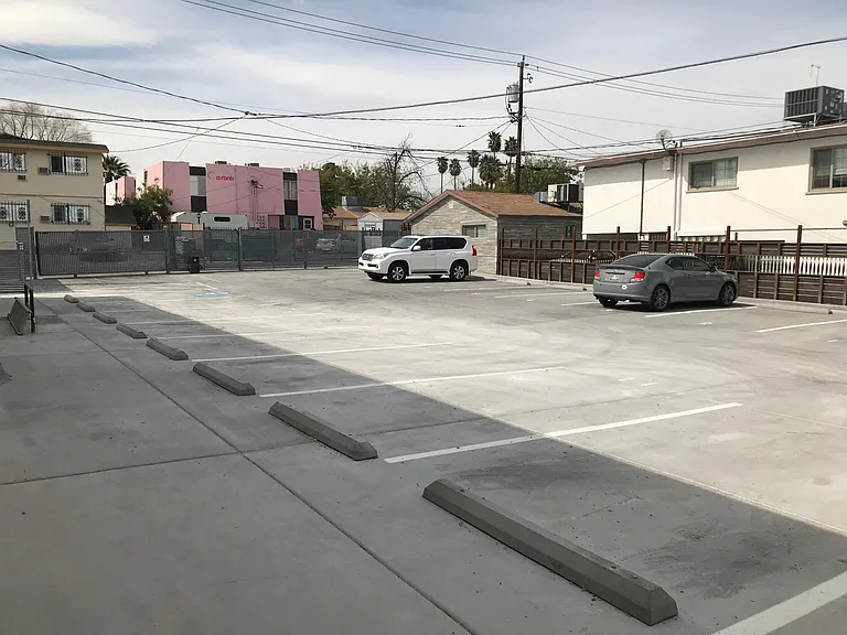 1114 E Clark Ave — Photo 10