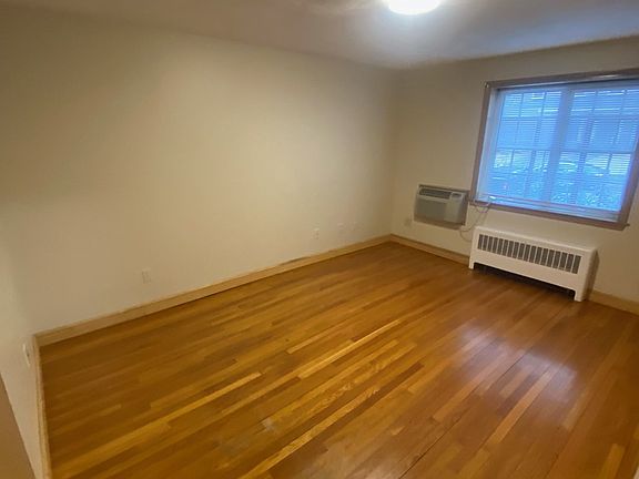 5th image of 22 Fruit St #2G