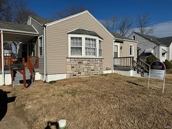3rd image of 127 E Loretta Ave