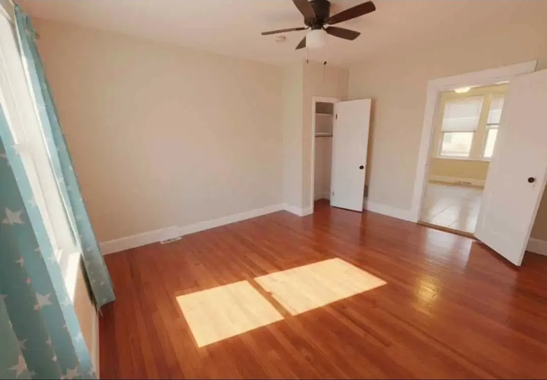 3 bed, $2,300 — Photo 2