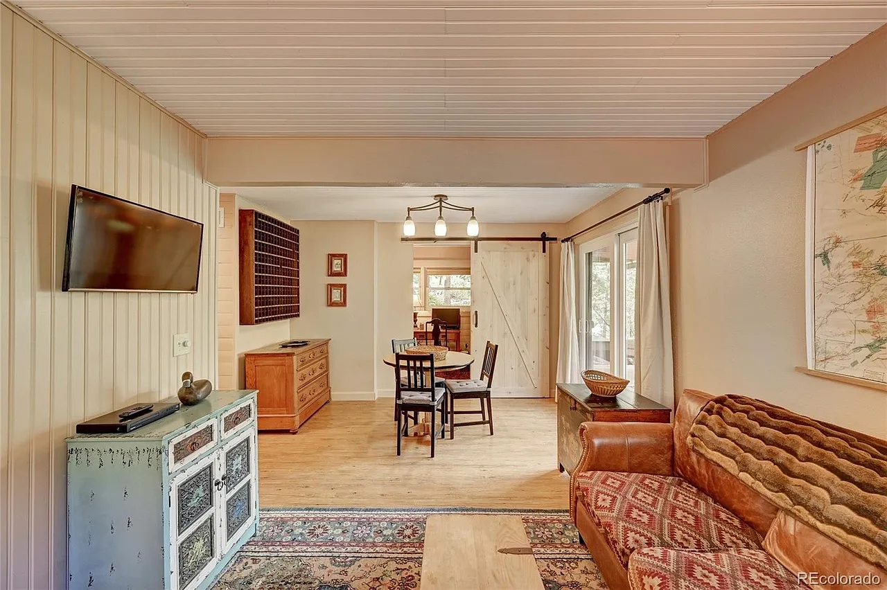 2 bed, 800 sqft, $2,000 — Photo 4