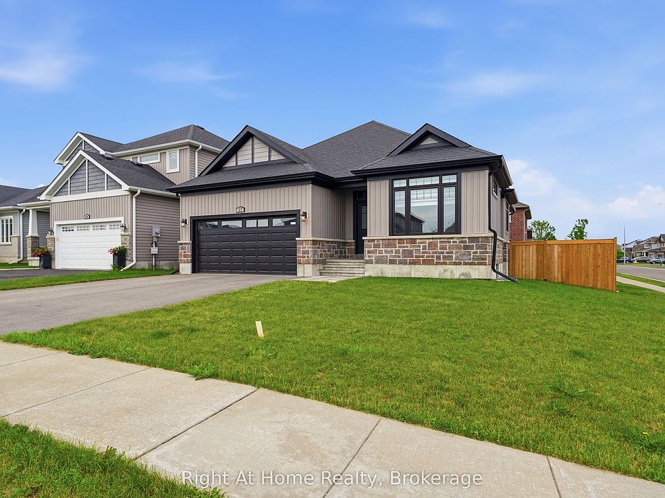 1st image of 27 Redwood Dr