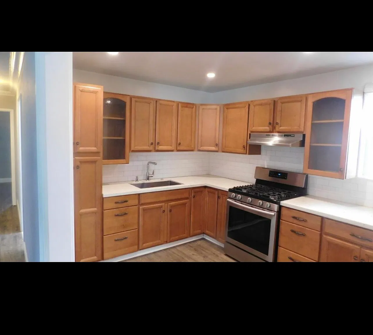 3 bed, 926 sqft, $3,300 — Photo 4