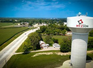420 S State Route 121, Mt Zion, IL