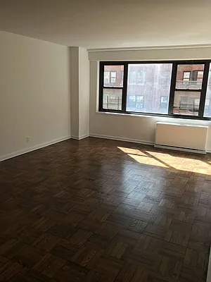 Rented by Solil Management | media 3