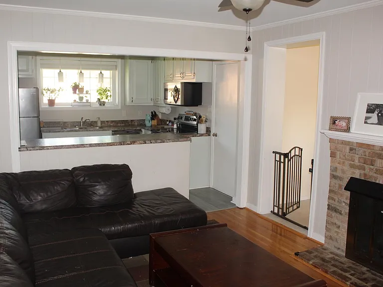 Woodlake Dr — Photo 10