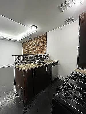 3rd image of 304 Throop Ave #4