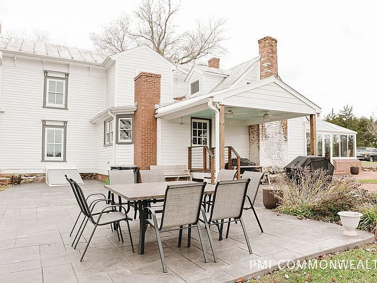 2195 Spotswood Trl — Photo 3