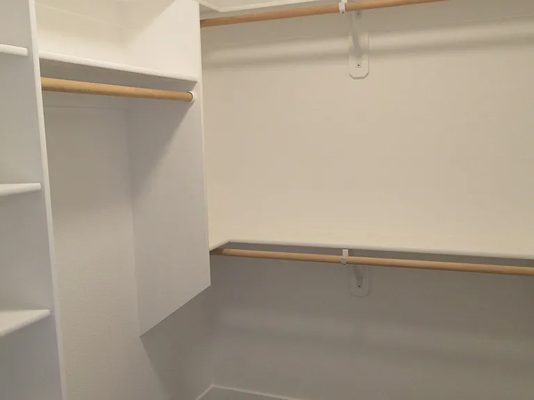 Large Duplex in South Salem! — Photo 20