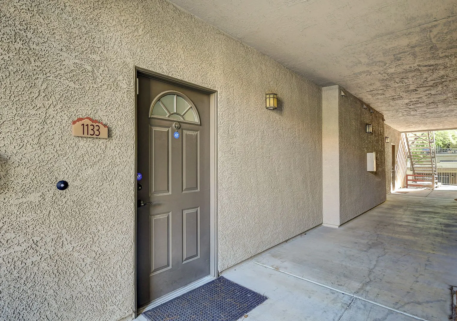 Two Bedroom Condo with 1 car detached Garage *Coming Soon* — Photo 4
