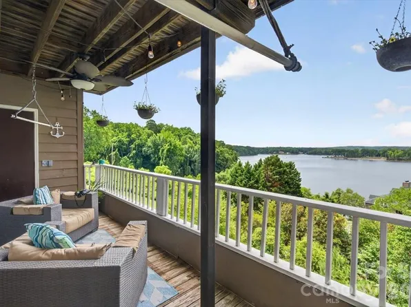 9709 Emerald Point Dr Unit 8, Charlotte, NC 28278