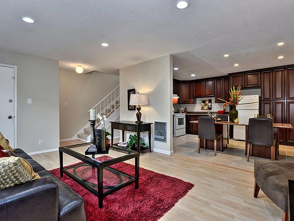 3rd image of 460 Auburn Way APT 6