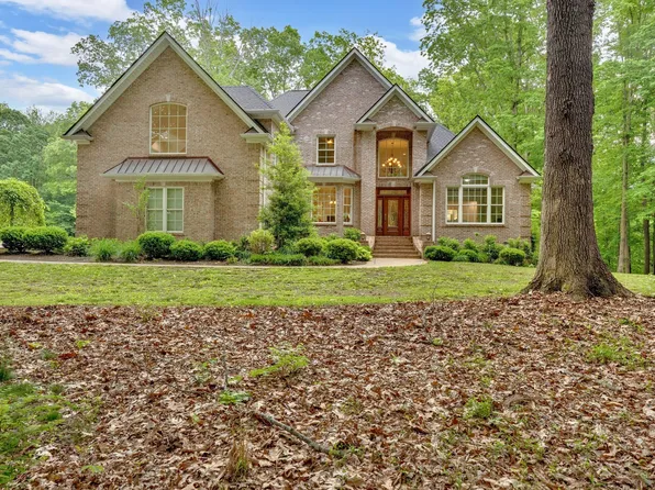 6948 Whispering Oaks Dr, Springfield, TN 37172