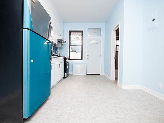 3rd image of 232 Wyckoff Ave APT 1R