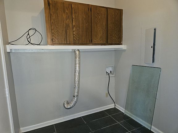 5th image of 118 Roberta Dr Unit B