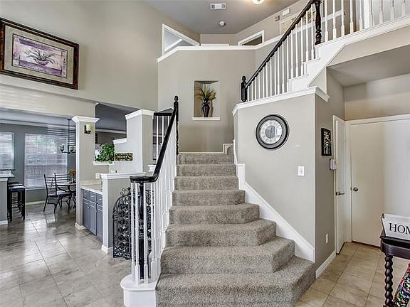 5th image of 2105 Green Hill Dr
