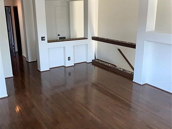 5th image of 278 Woodcrest Ln