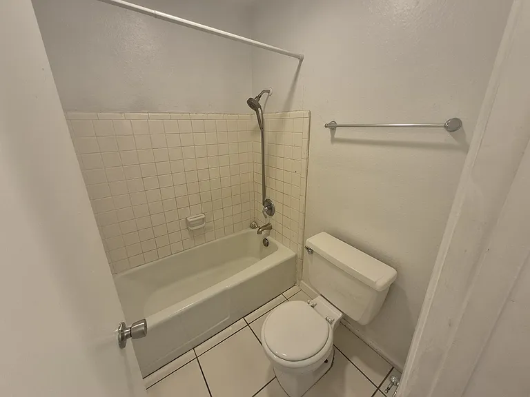 4919 W Glenn Dr — Photo 15