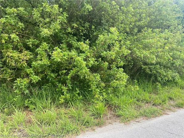 1804 E Recreation Dr, Sebring, FL 33875