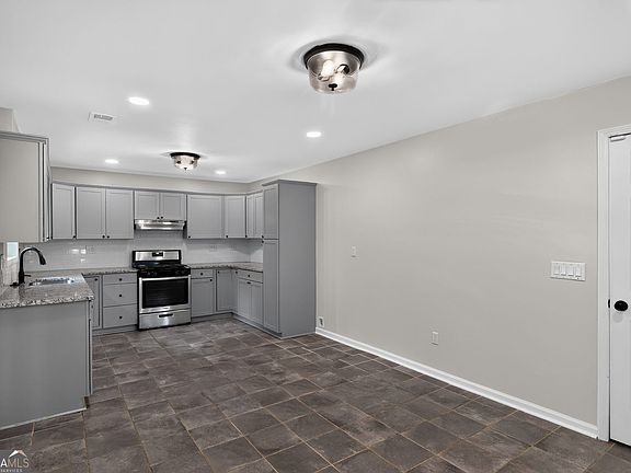 5th image of 707 Cristy Ln