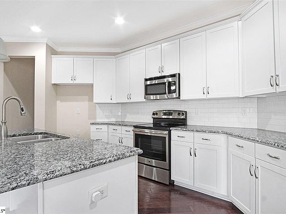 4th image of 213 Belcourt Ct