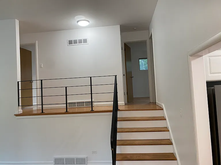 330 Forestway Dr — Photo 8