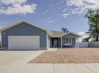 1619 W 8th St, Mccook, NE 69001