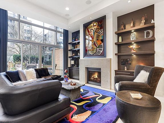 3rd image of 10608 NE 9th Pl #Townhouse