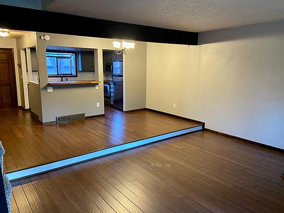 large open floor plan in main floor